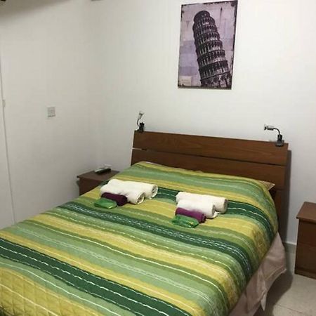Destalo Court Larnaca Apartment エクステリア 写真